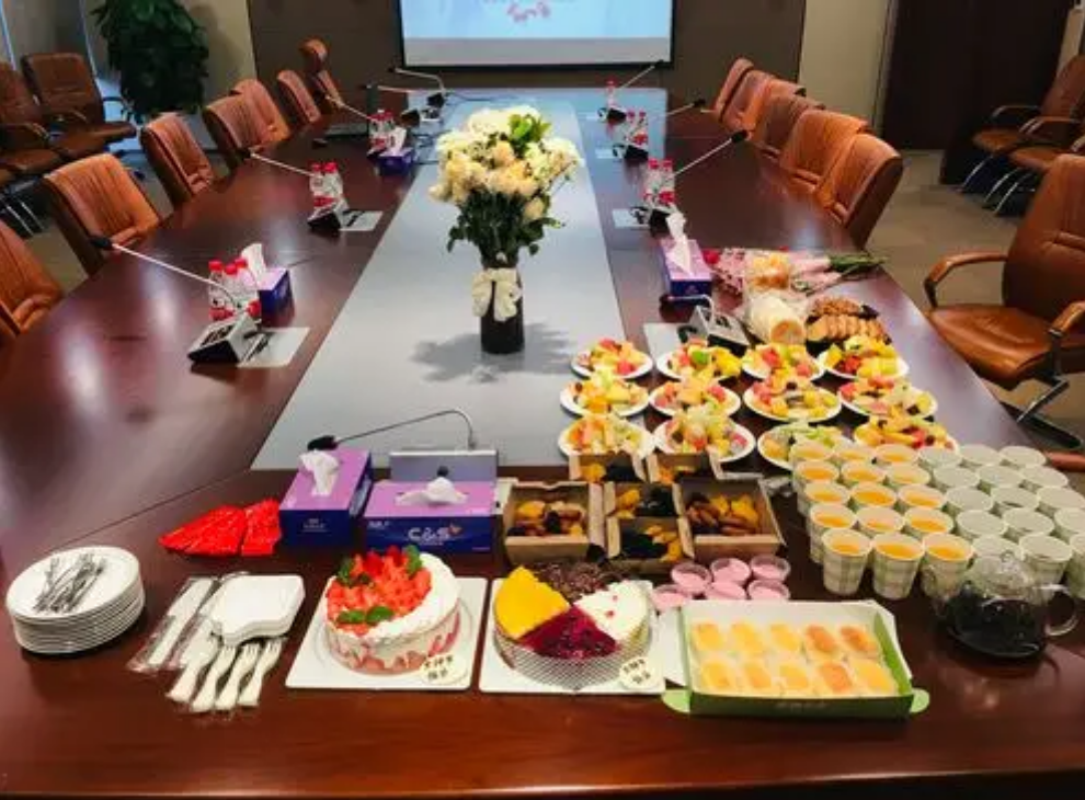 華邦瀛公司茶話會(huì)